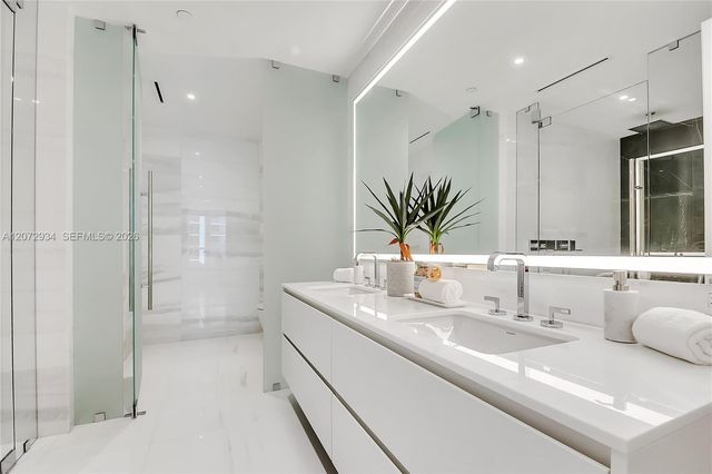 300 Biscayne Boulevard Way 2902E, Miami, FL 33131
