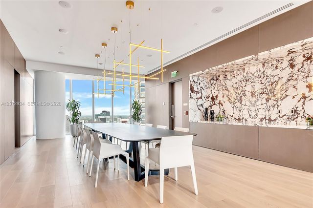 300 Biscayne Boulevard Way 2902E, Miami, FL 33131