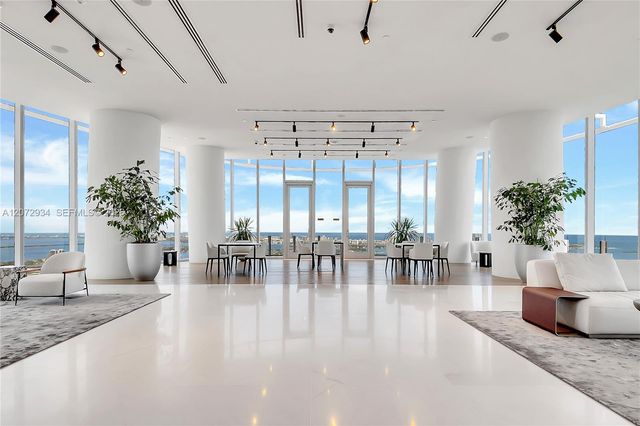 300 Biscayne Boulevard Way 2902E, Miami, FL 33131