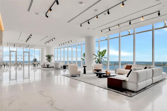 300 Biscayne Boulevard Way 2902E, Miami, FL 33131