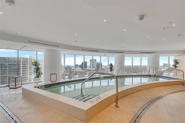 300 Biscayne Boulevard Way 2902E, Miami, FL 33131
