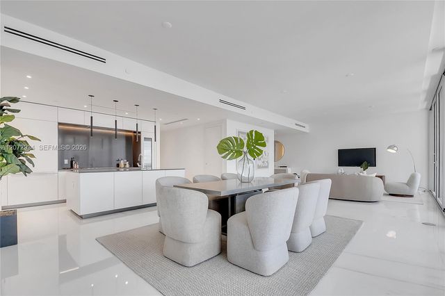 300 Biscayne Boulevard Way 2902E, Miami, FL 33131