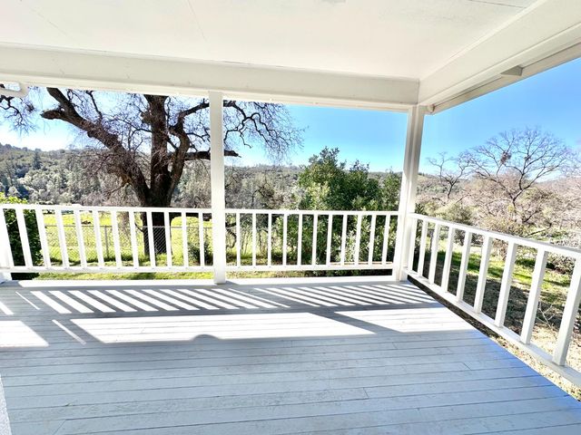 1933 Appaloosa Way, Angels Camp, CA 95222