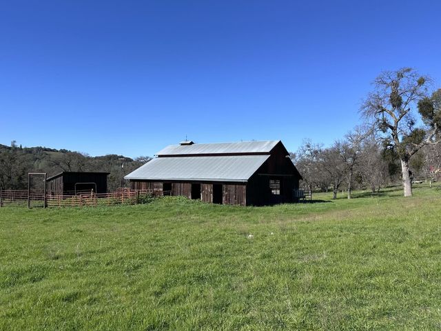 1933 Appaloosa Way, Angels Camp, CA 95222