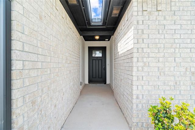18625 Cantar Drive, Edmond, OK 73012