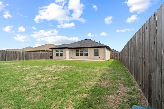 18625 Cantar Drive, Edmond, OK 73012