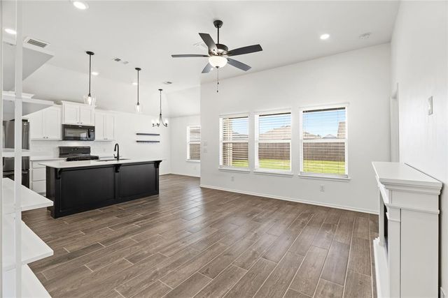 18625 Cantar Drive, Edmond, OK 73012