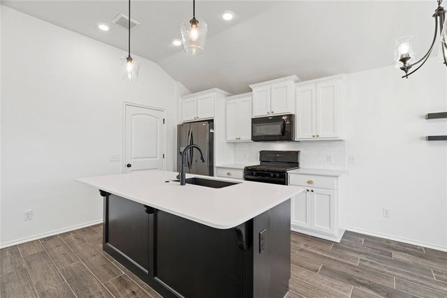 18625 Cantar Drive, Edmond, OK 73012