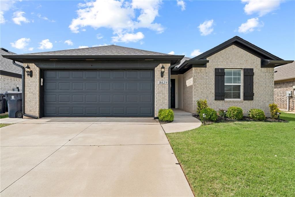 18625 Cantar Drive, Edmond, OK 73012