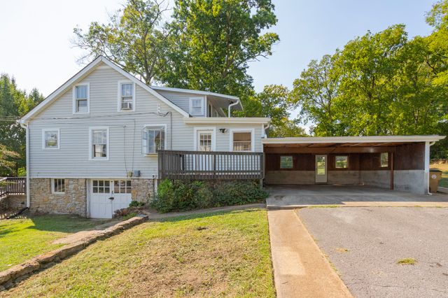 909 Hospital Dr, Madison, TN 37115