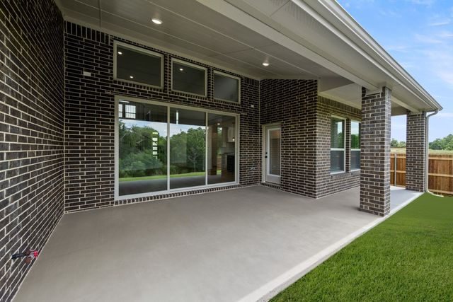513 S Hidden Lakes Drive, Desoto, TX 75115