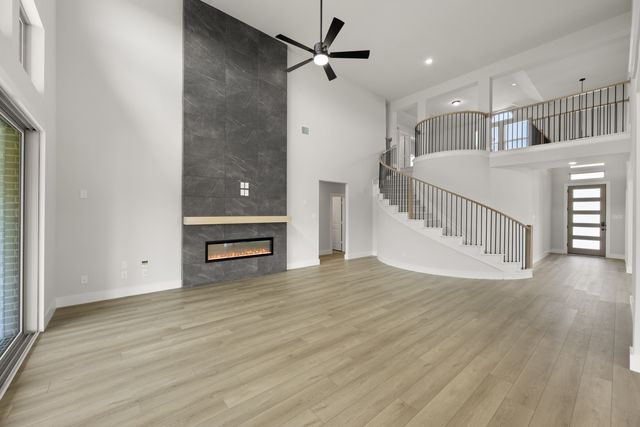 513 S Hidden Lakes Drive, Desoto, TX 75115