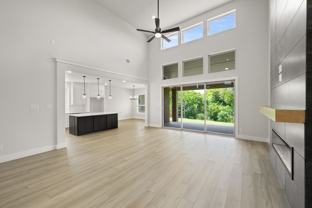 513 S Hidden Lakes Drive, Desoto, TX 75115