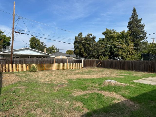 2087 W Mendocino Ave, Stockton, CA 95204