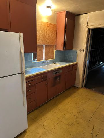 2087 W Mendocino Ave, Stockton, CA 95204