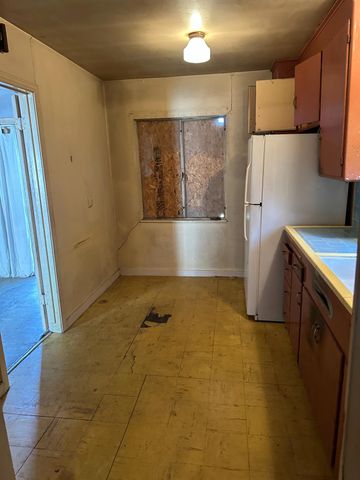 2087 W Mendocino Ave, Stockton, CA 95204