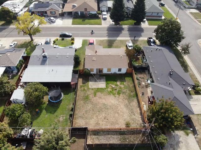 2087 W Mendocino Ave, Stockton, CA 95204