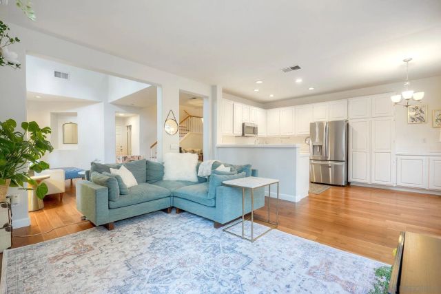 13060 Caminito Bautizo, San Diego, CA 92130