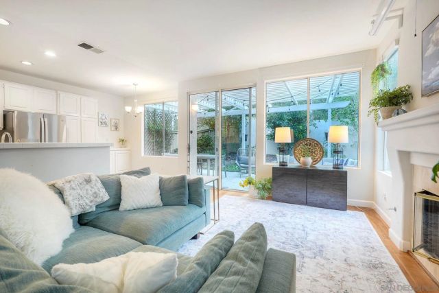 13060 Caminito Bautizo, San Diego, CA 92130