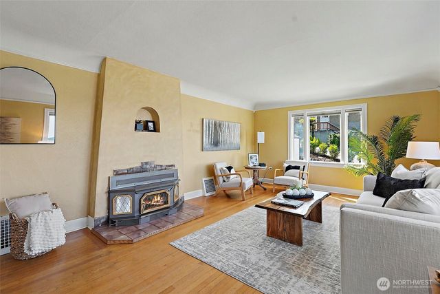 6615 Arthur Street NE, Tacoma, WA 98422