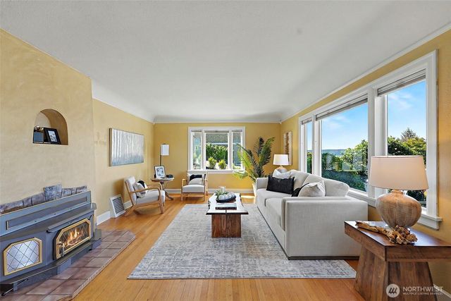 6615 Arthur Street NE, Tacoma, WA 98422