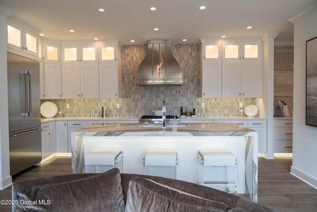 71 Cambridge Way, Colonie, NY 12110