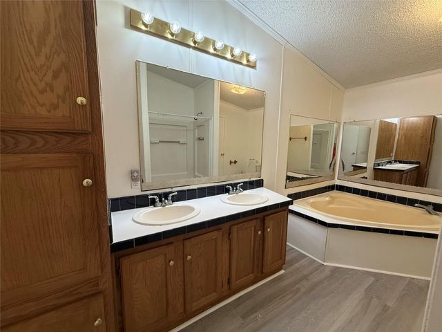 833 Algoa Friendswood Road, Algoa, TX 77511