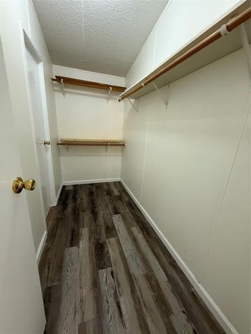 833 Algoa Friendswood Road, Algoa, TX 77511