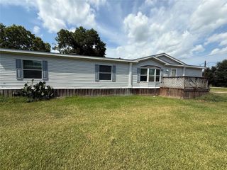 833 Algoa Friendswood Road, Algoa, TX 77511