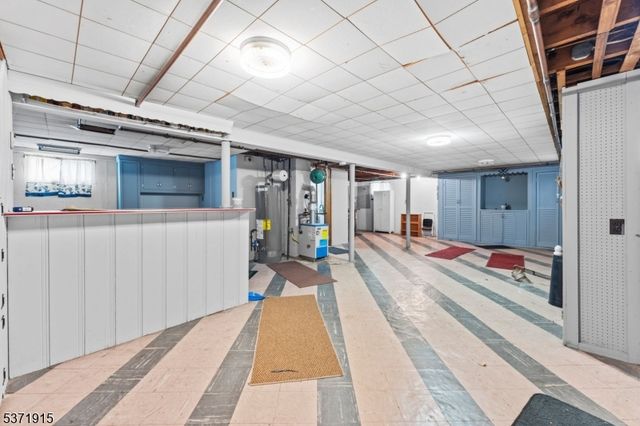 105 Greene Ave, Totowa Boro, NJ 07512