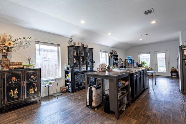 14833 Cypress Hollow Drive, New Caney, TX 77357