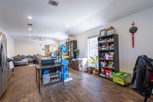 14833 Cypress Hollow Drive, New Caney, TX 77357