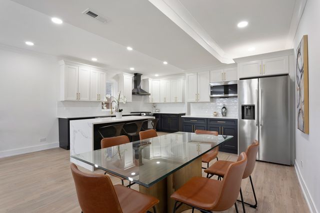 2456 W Huron Street, Chicago, IL 60612