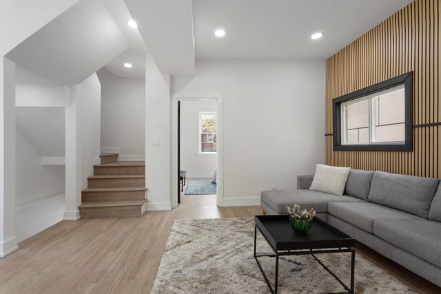 2456 W Huron Street, Chicago, IL 60612