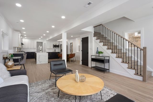2456 W Huron Street, Chicago, IL 60612