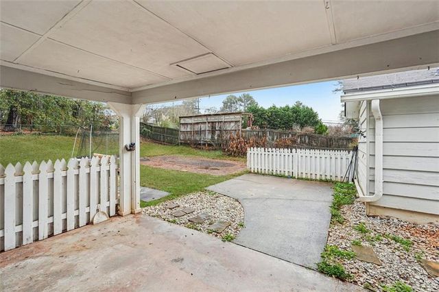 5151 Lilburn Stone Mountain Road SW, Lilburn, GA 30047