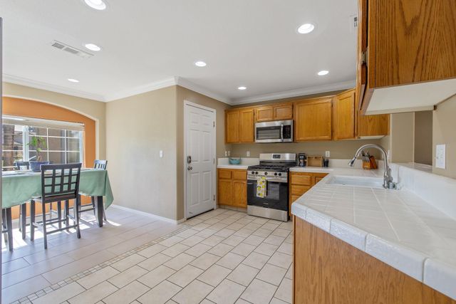 2915 S Aspen Street, Visalia, CA 93277