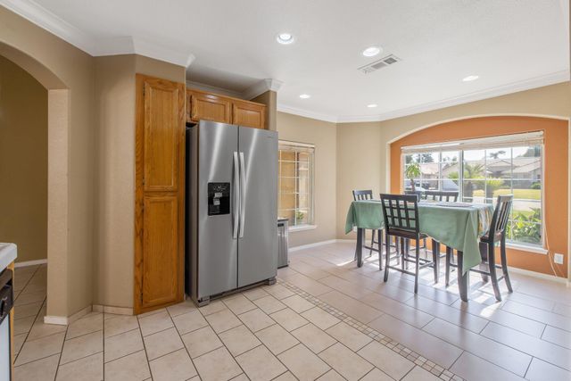 2915 S Aspen Street, Visalia, CA 93277