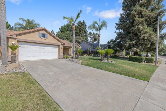 2915 S Aspen Street, Visalia, CA 93277