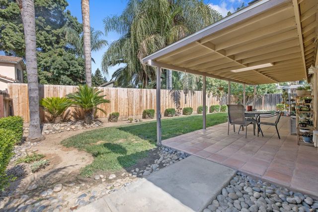 2915 S Aspen Street, Visalia, CA 93277