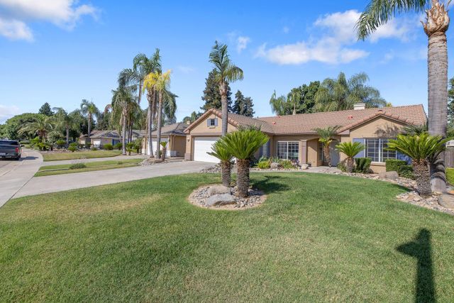 2915 S Aspen Street, Visalia, CA 93277