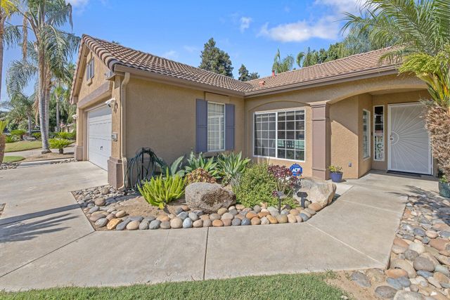 2915 S Aspen Street, Visalia, CA 93277
