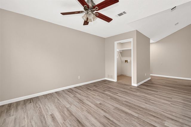 2031 Woodhue Drive, Spring, TX 77386