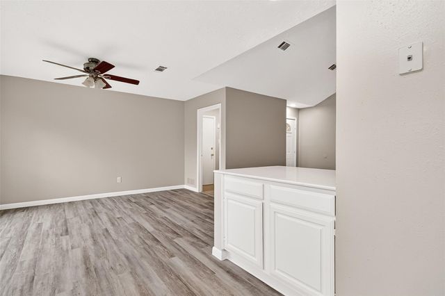 2031 Woodhue Drive, Spring, TX 77386