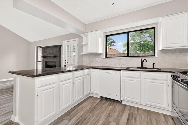 2031 Woodhue Drive, Spring, TX 77386