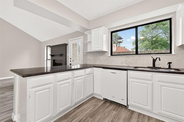 2031 Woodhue Drive, Spring, TX 77386