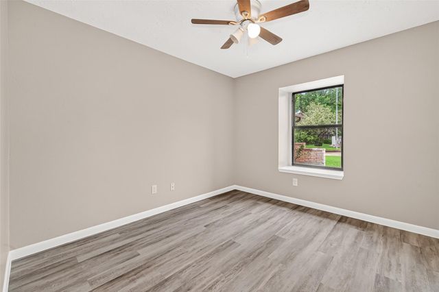 2031 Woodhue Drive, Spring, TX 77386