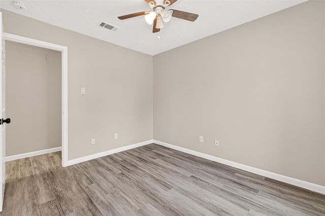2031 Woodhue Drive, Spring, TX 77386