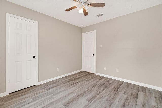 2031 Woodhue Drive, Spring, TX 77386