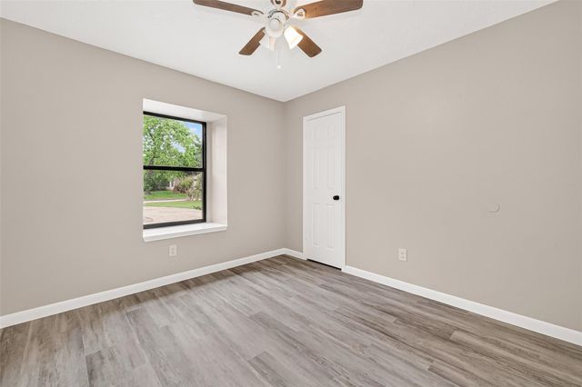 2031 Woodhue Drive, Spring, TX 77386